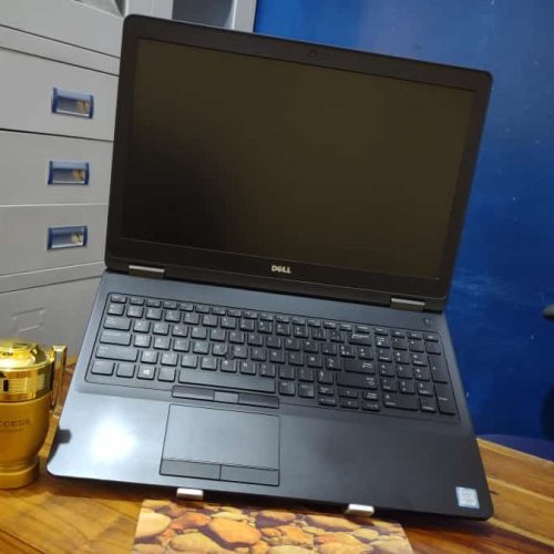 PC Portatif Dell Latitude E5570 Ecran 15.6″